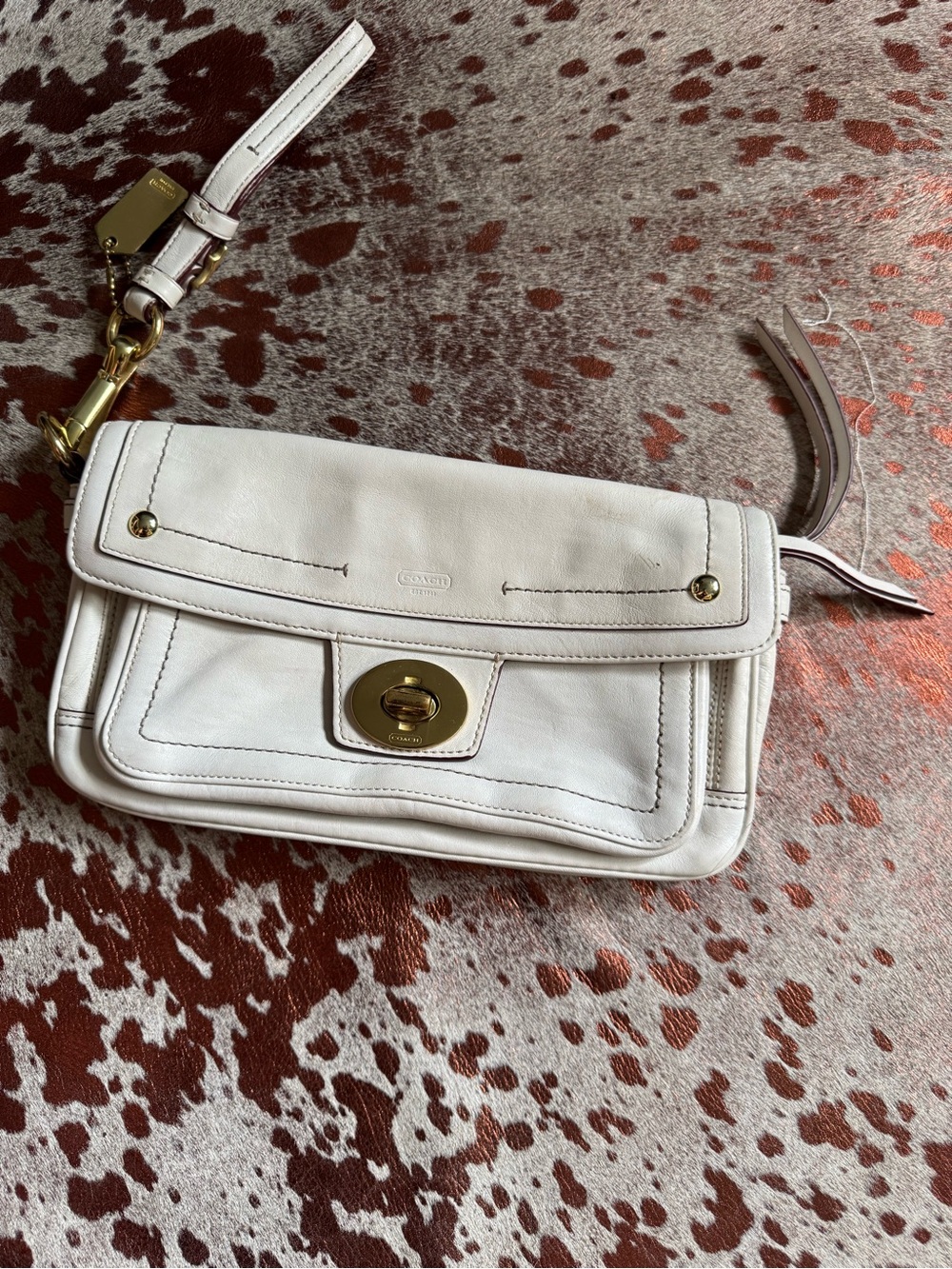 Coach White Leather Turnlock Wristlet with Gold Hardware